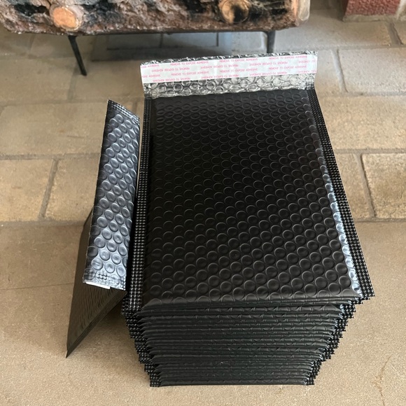 Black Bubble Mailers (25 Pack) 6x9 Padded Waterproof Envelope Shipping Supplies - Picture 4 of 7